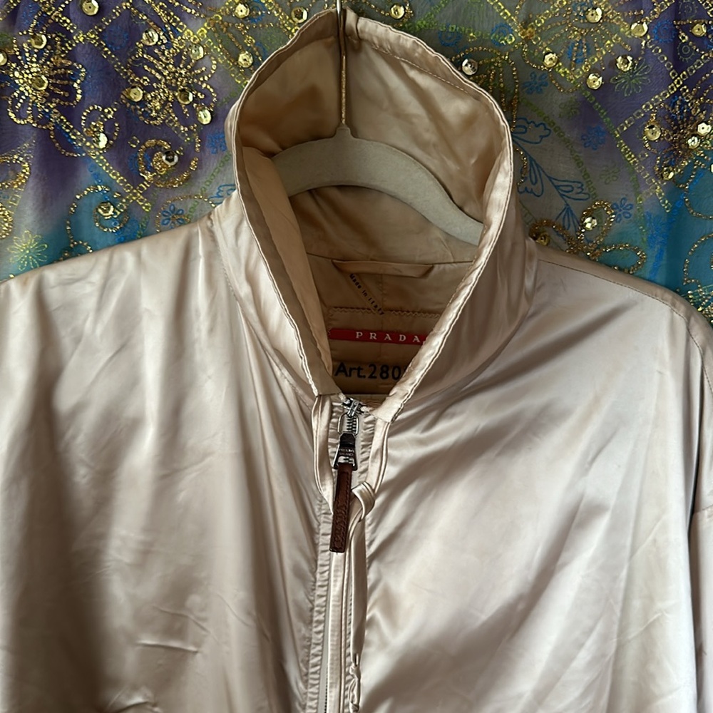 PRADA - Picture 3 of 6